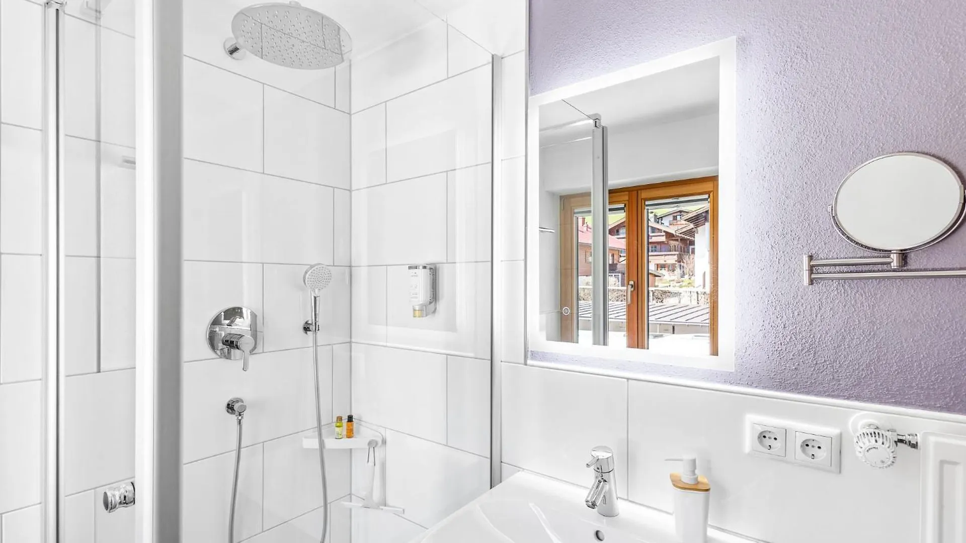Soho Mountain Chalet - Pool Und Sauna Reit im Winkl Apartahotel